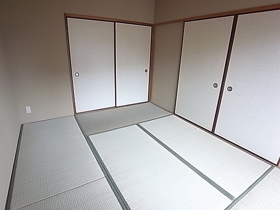 神戸市東灘区本庄町３丁目の賃貸マンションの居間・リビング