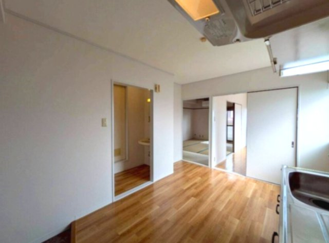 神戸市東灘区住吉本町２丁目の賃貸マンションの居間・リビング