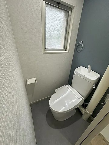 神戸市灘区鶴甲３丁目の賃貸マンションのトイレ