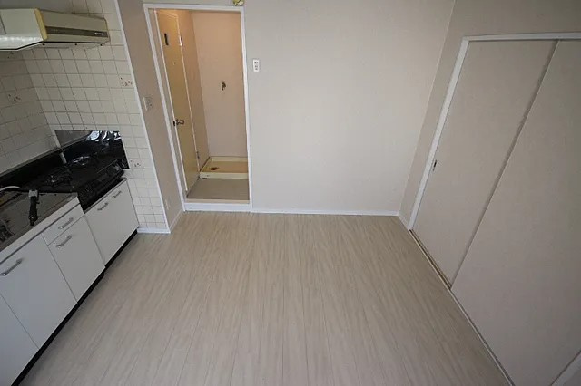 神戸市灘区倉石通５丁目の賃貸マンションの居間・リビング