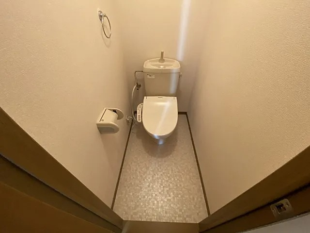 神戸市灘区岩屋北町２丁目のアパートのトイレ