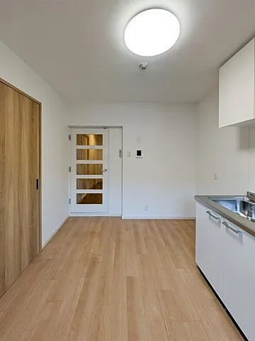神戸市東灘区岡本３丁目の賃貸マンションの居間・リビング