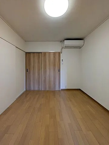 神戸市東灘区岡本３丁目の賃貸マンションの居間・リビング