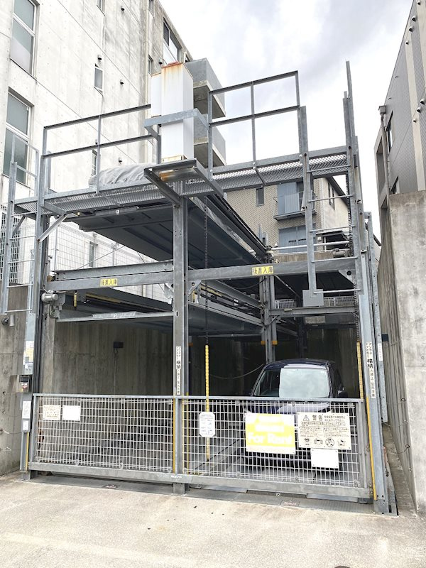 神戸市東灘区魚崎中町４丁目の賃貸マンションの駐車場