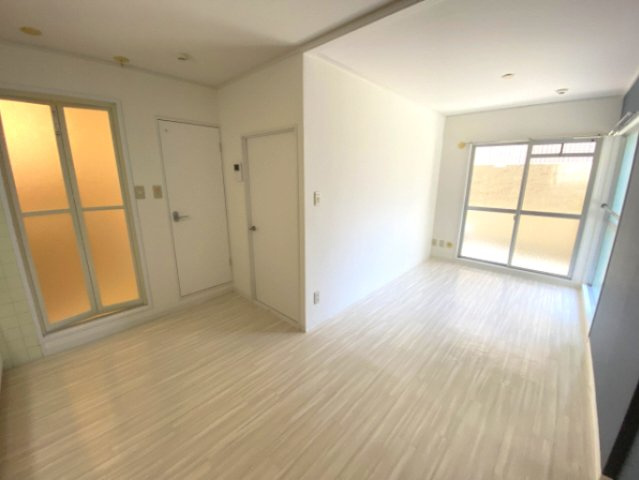 ベルシェ岡本の居間・リビング