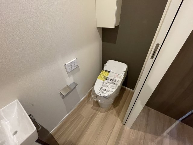西宮市神楽町の賃貸マンションのトイレ