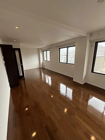 芦屋市親王塚町の賃貸マンションの居間・リビング