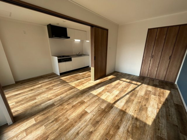 神戸市東灘区北青木４丁目の賃貸マンションの居間・リビング
