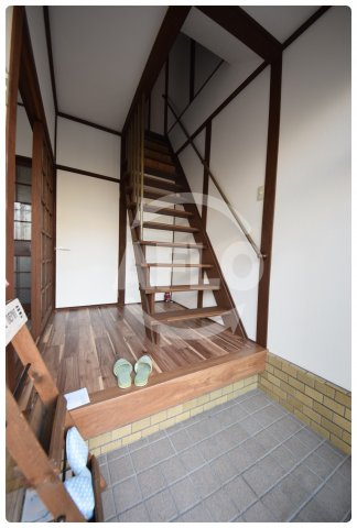 餌差町戸建て　　真田山小学校区の玄関|餌差町戸建て　玄関