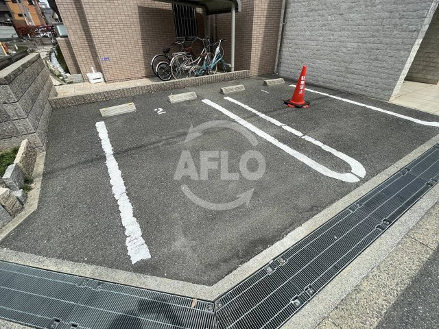 サニーレジデンスファーストの駐車場|サニーレジデンス　ファースト　駐車場