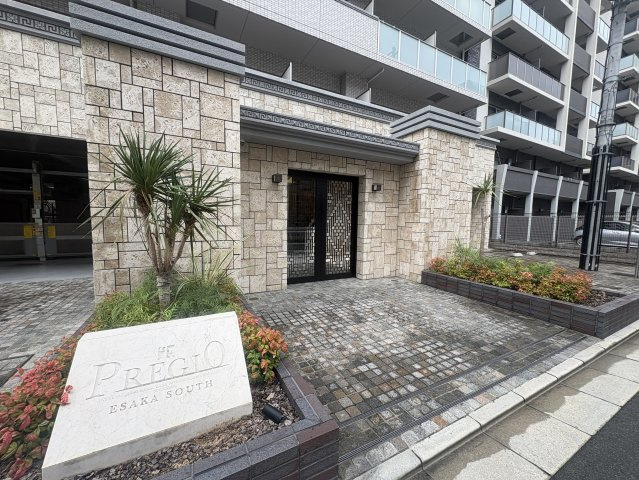 プレジオ江坂SOUTHのエントランス