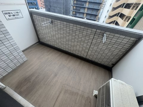 プレジオ江坂SOUTHのバルコニー