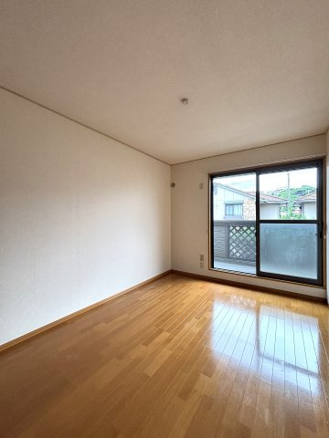 ☆南側の明るい6帖洋室です☆※他部屋参考画像
