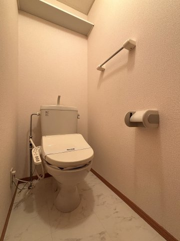 ☆温水洗浄暖房便座がついています☆※他部屋参考画像