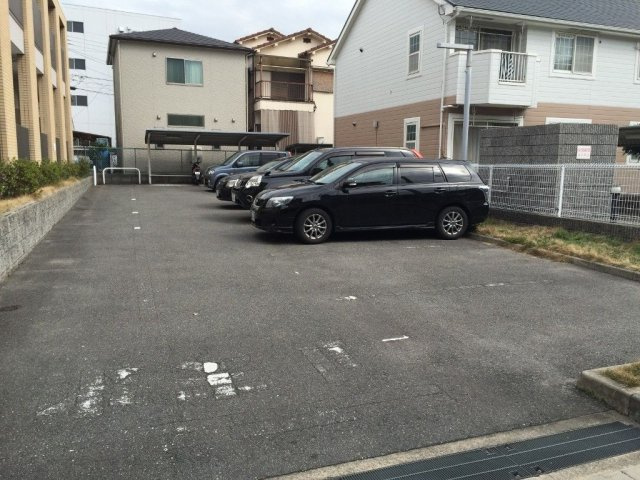 ガルニエの駐車場