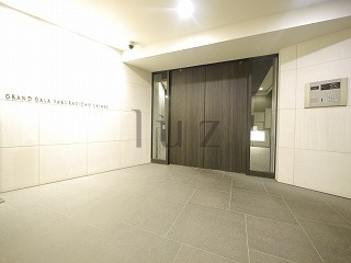 グランドガーラ桜木町駅前のエントランス
