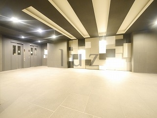 グランドガーラ桜木町駅前のロビー