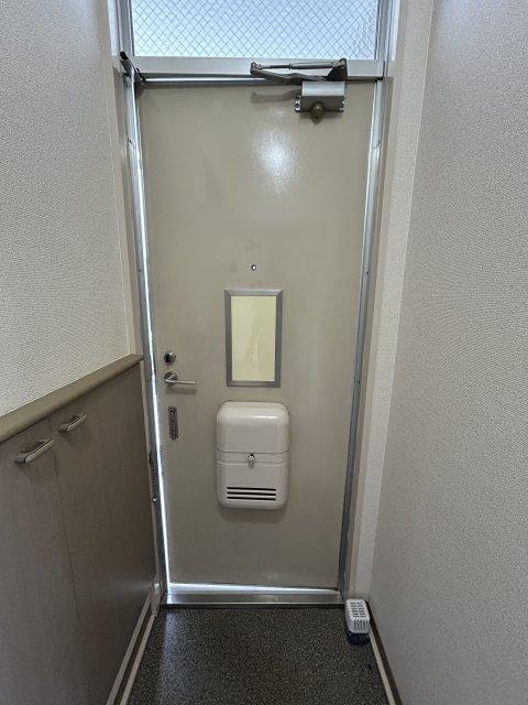 ロイヤル三木の玄関