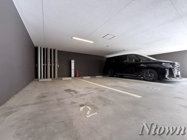 【駐車場】 | プレサンス　ロジェ　金山セリエ | 駐車場があるので、車を買う予定の方も安心です