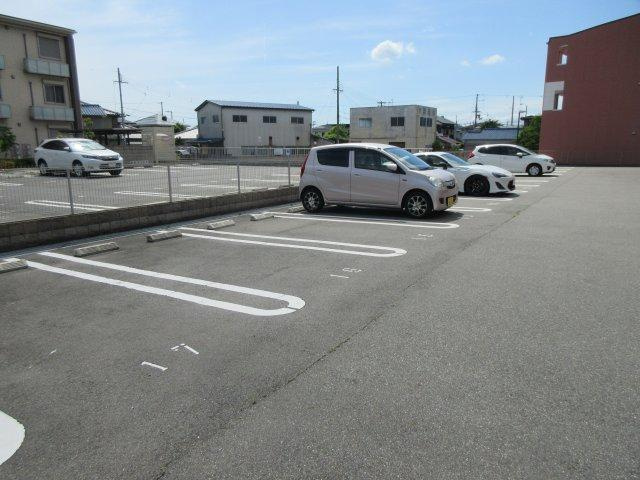 ルシェリアの駐車場
