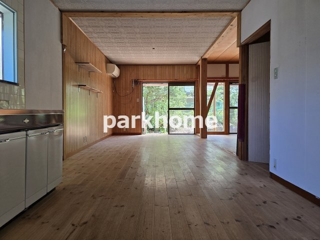 南国市緑ケ丘1丁目　中古戸建の居間・リビング