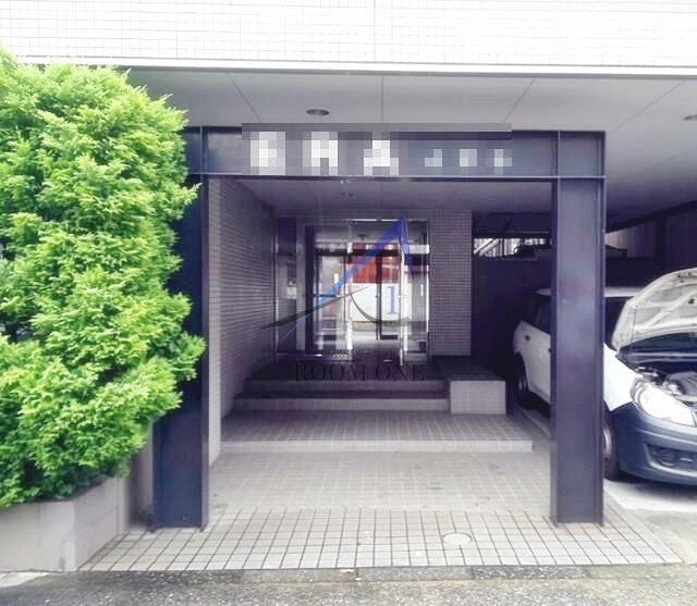 イアラのエントランス|エントランスです。