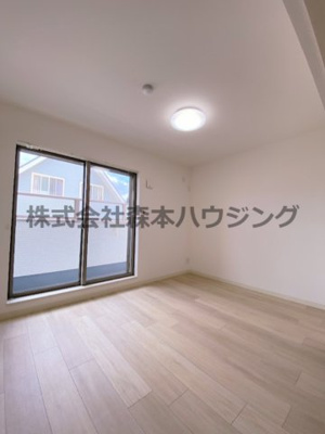 【洋室】 | 　ピレーネ北条Ⅴ | 明るい洋室です