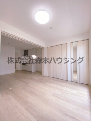 【洋室】 | 　ピレーネ北条Ⅴ | ゆったりした洋室です