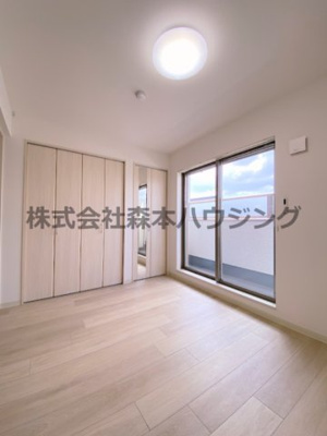 【寝室】 | 　ピレーネ北条Ⅴ | 落ち着いて過ごせるお部屋なので、寝室にいかがでしょうか