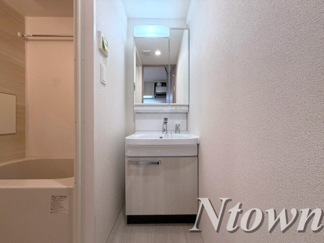 【独立洗面台】 | プレリス太閤通セルシア | 朝の支度にも助かる、独立の洗髪洗面化粧台
