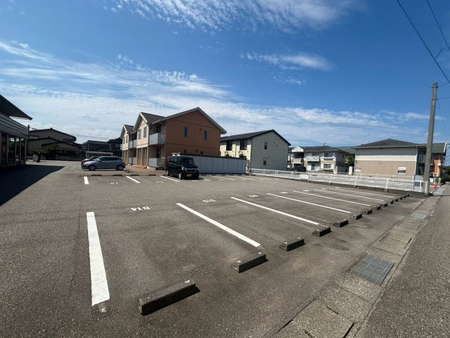 高岡市2棟一括アパートのその他