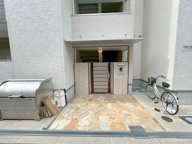 フジパレス東三国Ⅲ番館のエントランス
