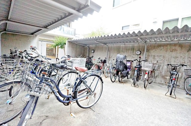 ラウムズ菅原ノースヒルの駐輪場