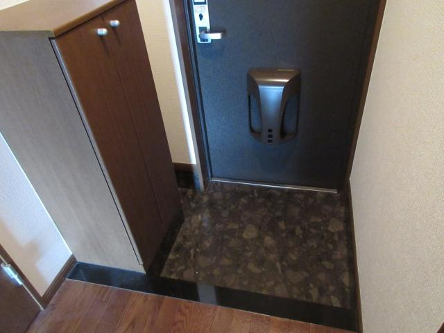 グランドールヒルズの玄関