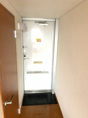 レオパレスｆａｖｏｒｉｔｅの玄関