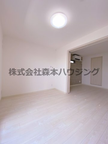 【洋室】 | 　ピレーネ北条Ⅴ | 広々とした洋室です