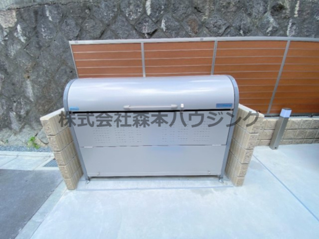 【その他共用部分】 | 　ピレーネ北条Ⅴ | 専用ごみ置き場です