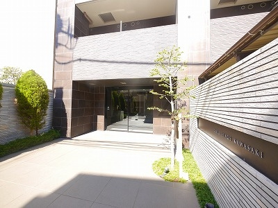 ガーラステージ川崎のエントランス