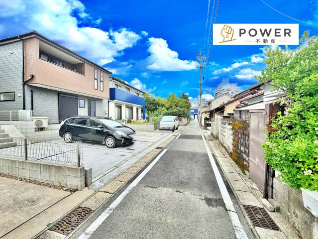 リーブルガーデン　瀬戸市松原町三丁目　全2棟のその他|十分な幅が確保されており、車の出し入れもスムーズ。お子様の送り迎えなど、日常の動作も快適に行えます。									
									
