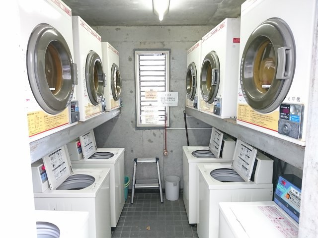 パンブロス６のその他共用部分|共用コインランドリーあり♪乾燥機も利用できます。
