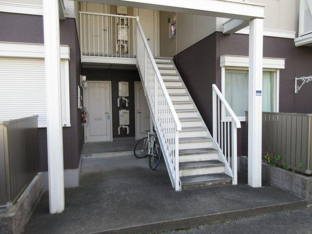 フレグランス志染のエントランス
