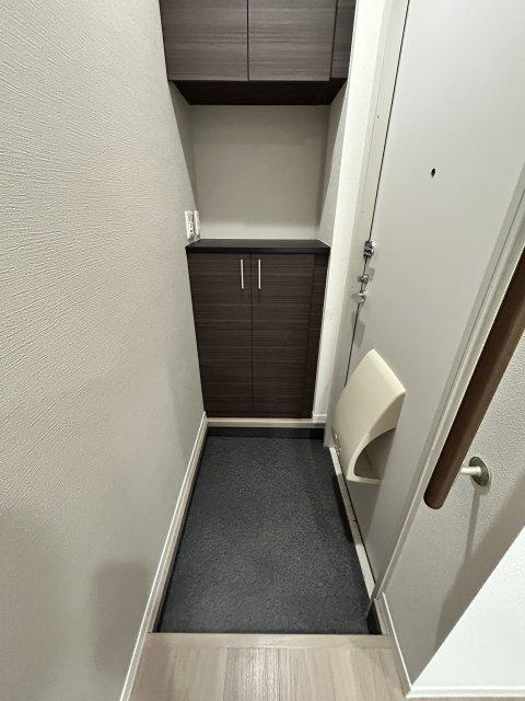 フレグランス志染の玄関