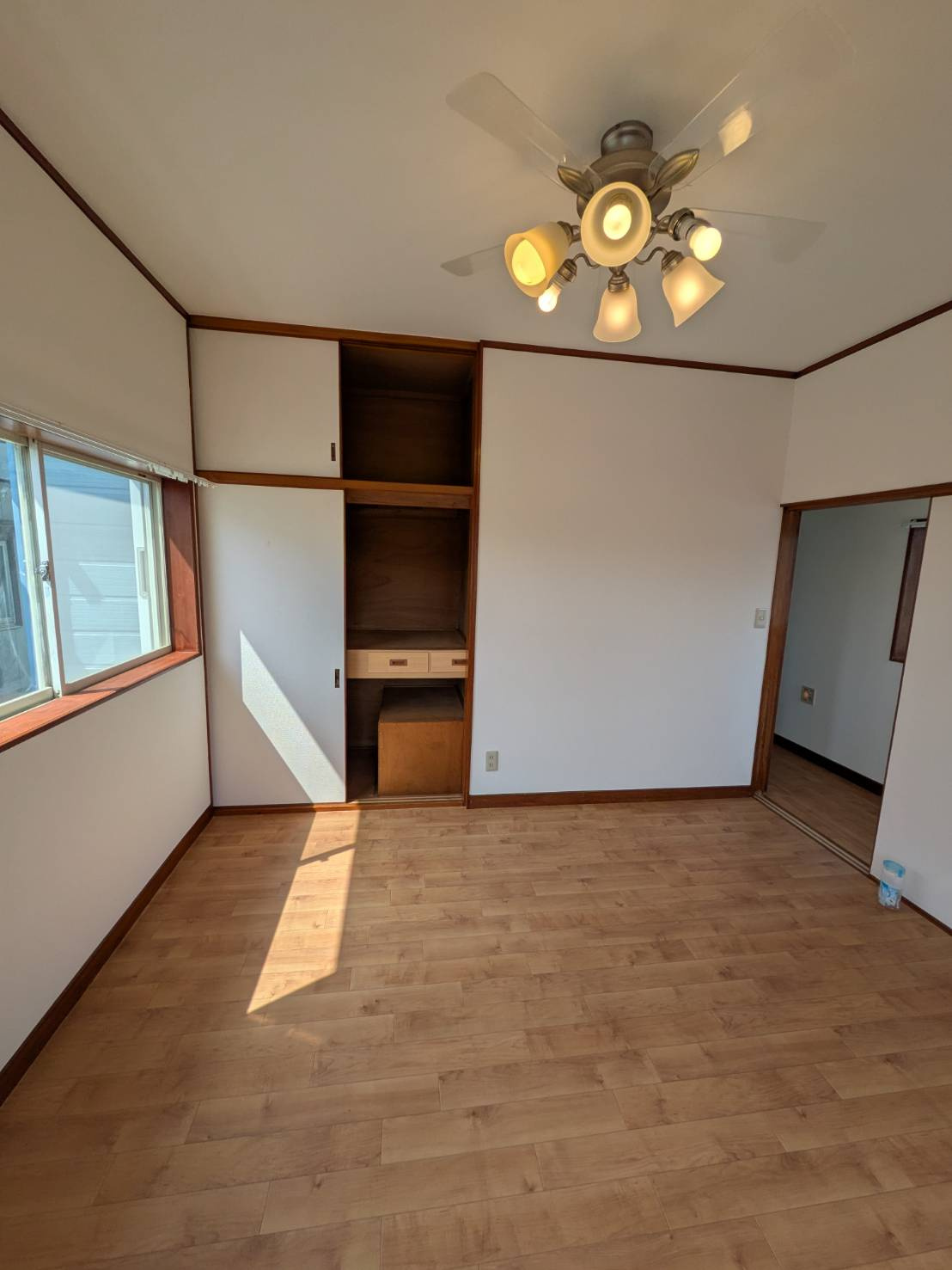平賀戸建の寝室|２階右洋室