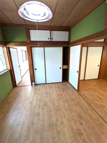 平賀戸建の洋室|２階左洋室手前