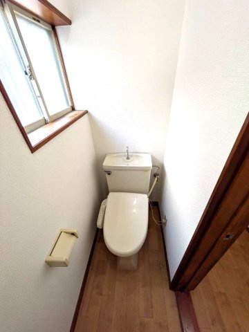 平賀戸建のトイレ