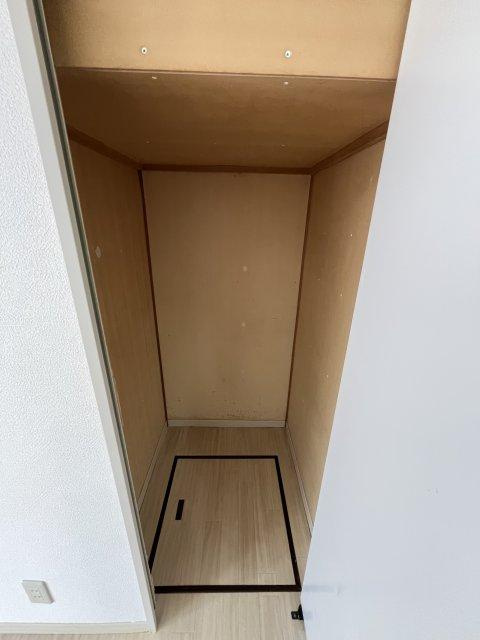JAメゾンしばまちB棟の収納