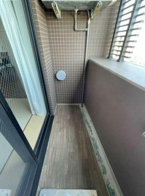 新宿区市谷甲良町の賃貸マンションのバルコニー
