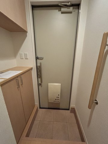 カーサレジオKAZU棟の玄関
