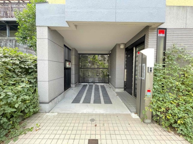 港区西麻布２丁目中古戸建の駐車場