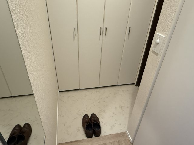 メゾンアノールの玄関